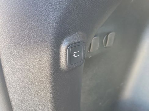 Used 2021 Jeep Cherokee Trailhawk w/ Comfort/Convenience Group image 30