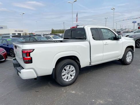 Used 2024 Nissan Frontier SV w/ SV Convenience Package RWD image 5
