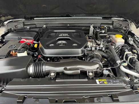 Used 2020 Jeep Wrangler Unlimited Sahara w/ Safety Group image 13