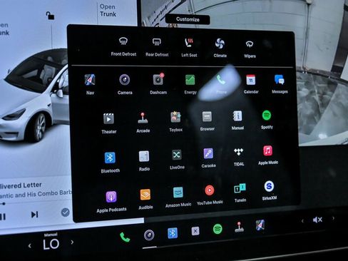 Used 2020 Tesla Model Y Long Range image 28