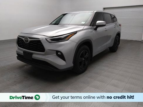 Used 2021 Toyota Highlander LE AWD/4WD image 1