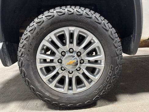 Used 2023 Chevrolet Silverado 2500 High Country w/ Safety Package II AWD/4WD image 39