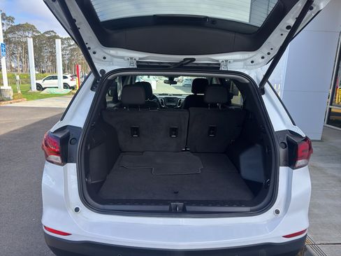 Used 2023 Chevrolet Equinox LT FWD image 13