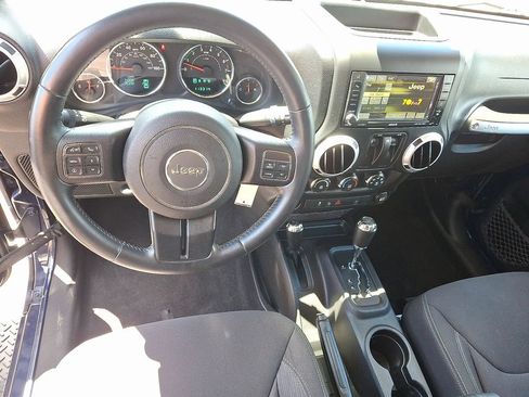 Used 2013 Jeep Wrangler Sahara w/ Connectivity Group AWD/4WD image 12