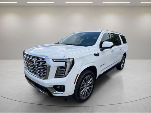 Used 2026 GMC Yukon XL Denali w/ Sun & Power Step Package AWD/4WD image 1