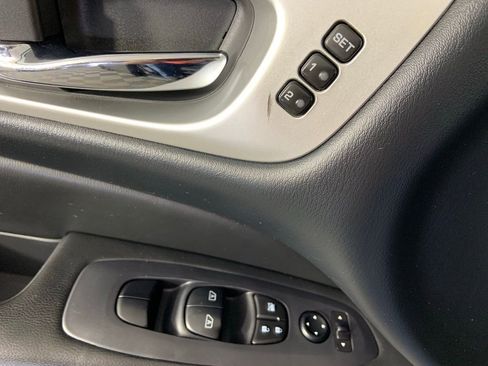 Used 2019 Nissan Pathfinder SL image 26