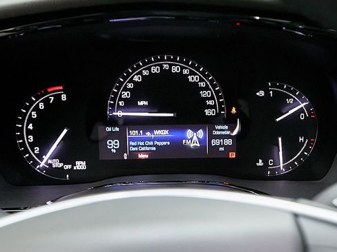 Used 2017 Cadillac XT5 Luxury w/ Driver Awareness Package image 18