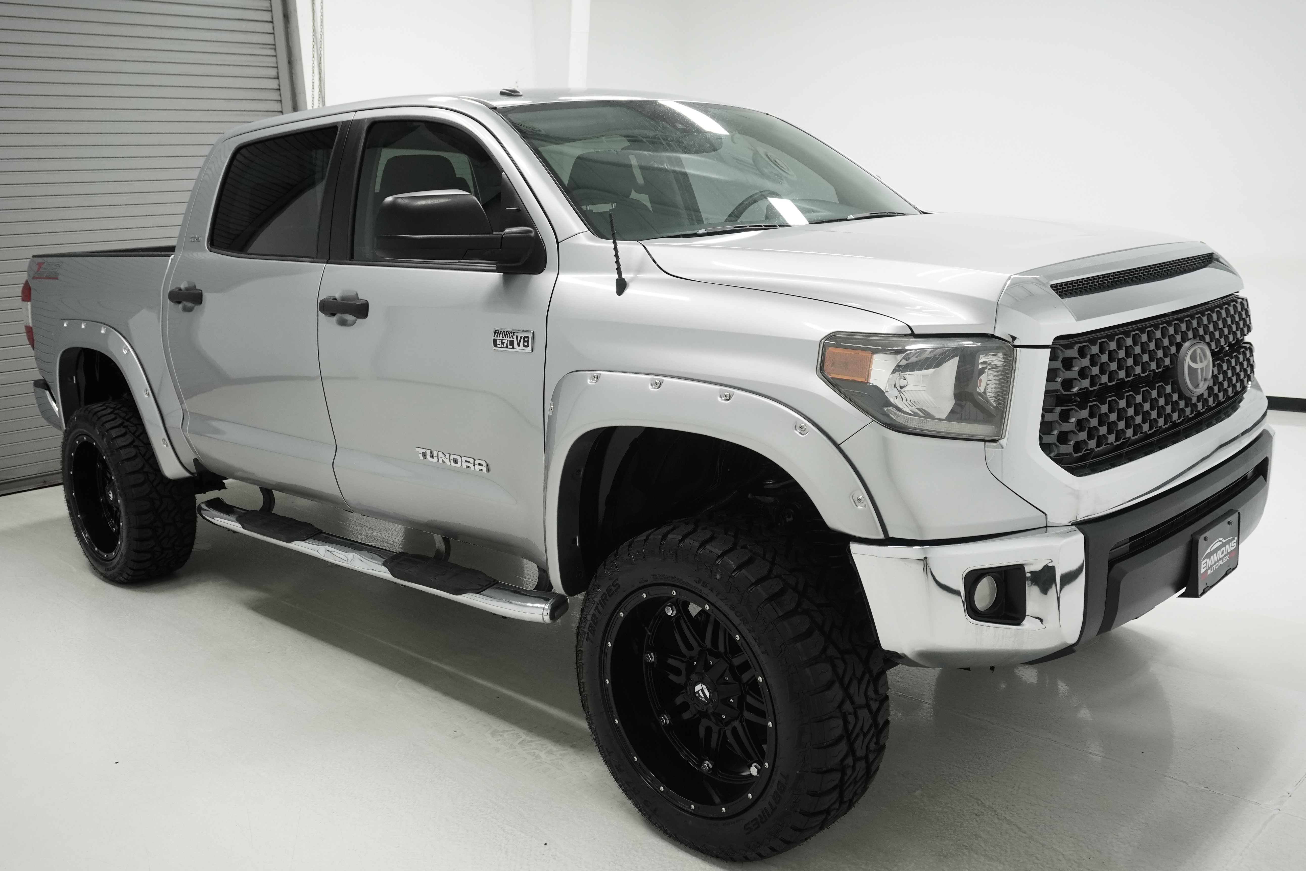 Used 2018 Toyota Tundra SR5 w/ SR5 Upgrade Package AWD/4WD image 3