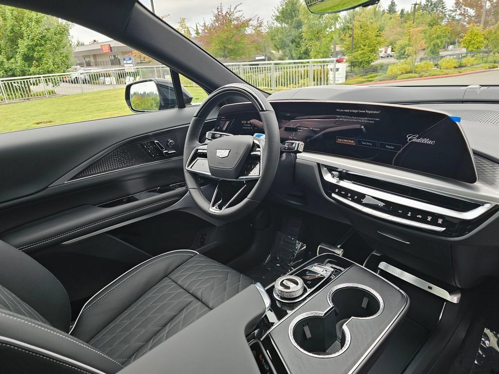New 2027 Cadillac Lyriq Signature Sport w/ Nappa Leather Package AWD/4WD image 10