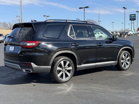 Used 2023 Honda Pilot Elite image 7
