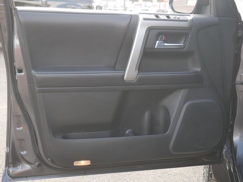 Used 2016 Toyota 4Runner SR5 Premium image 33