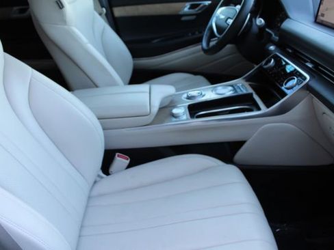 Used 2021 Genesis GV80 2.5T image 3