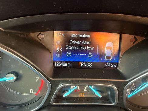 Used 2017 Ford Escape Titanium w/ Equipment Group 301A AWD/4WD image 11
