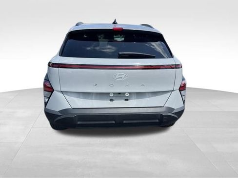 Used 2025 Hyundai Kona SEL FWD image 6