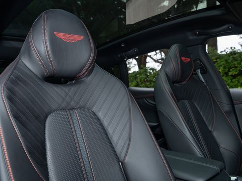 Used 2025 Aston Martin DBX 707 image 16