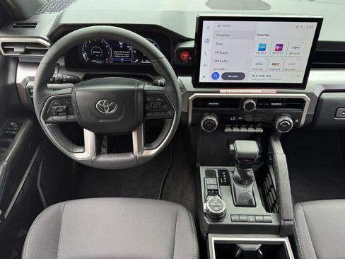 Used 2024 Toyota Tacoma TRD Off-Road AWD/4WD image 12