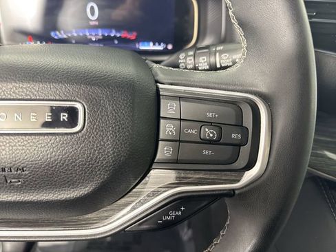 Used 2022 Jeep Wagoneer Series II AWD/4WD image 13