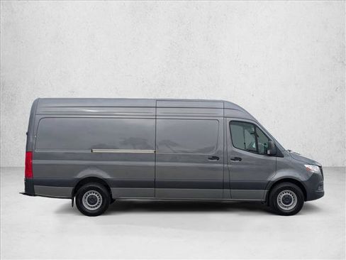 Used 2024 Mercedes-Benz Sprinter 2500 image 4