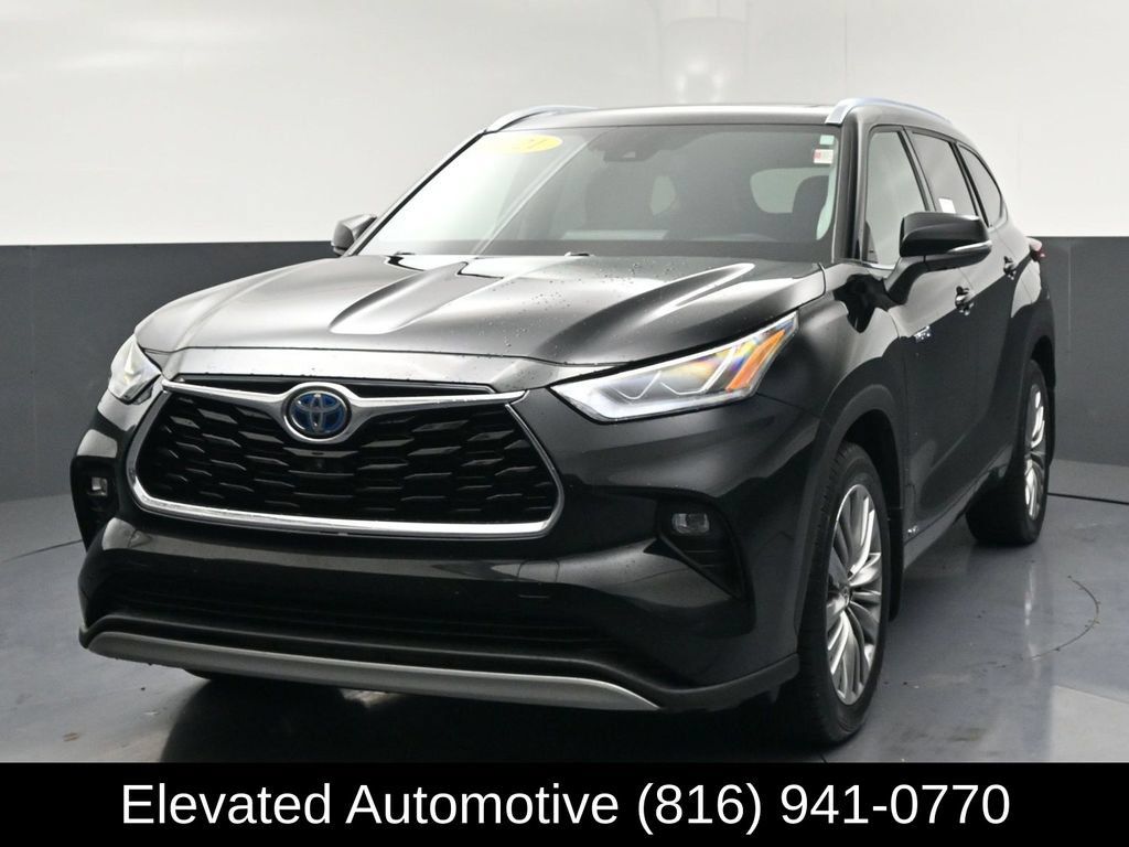 Used 2021 Toyota Highlander Platinum AWD/4WD image 3