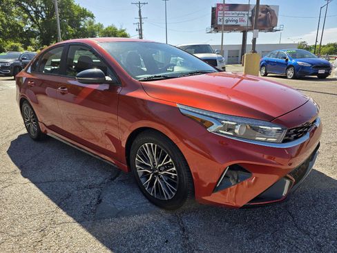 Used 2023 Kia Forte GT-Line FWD image 3