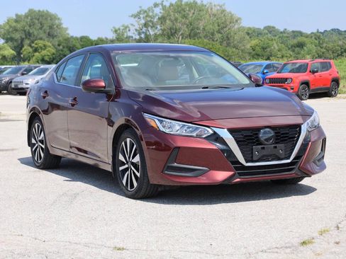 Used 2021 Nissan Sentra SV w/ SV Premium Package FWD image 4