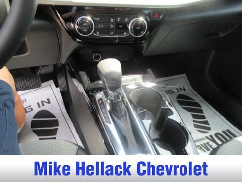 Used 2026 Chevrolet Trax LT w/ Driver Confidence Package FWD image 12