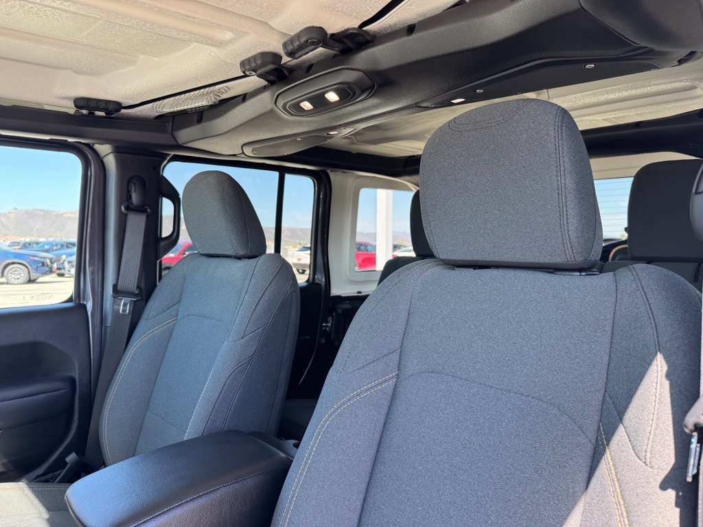 Used 2025 Jeep Wrangler Unlimited Sport AWD/4WD image 17