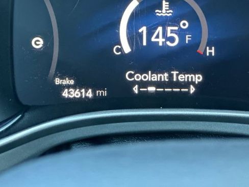 Used 2018 Chrysler Pacifica Touring Plus image 34