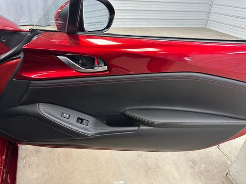 Used 2019 MAZDA MX-5 Miata RF Grand Touring RWD image 21