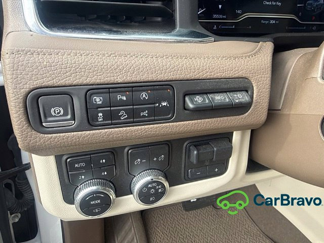 Used 2024 GMC Yukon Denali w/ Denali Reserve Package AWD/4WD image 8