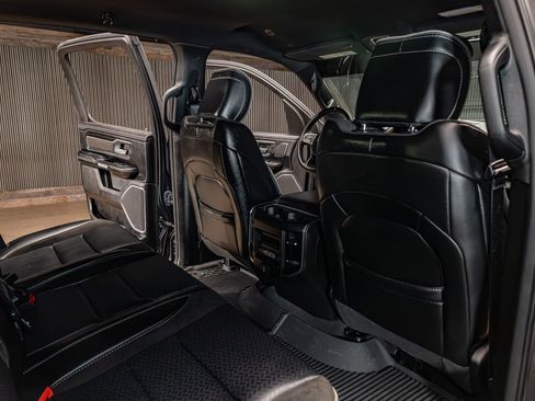 Used 2024 RAM 1500 Laramie AWD/4WD image 28