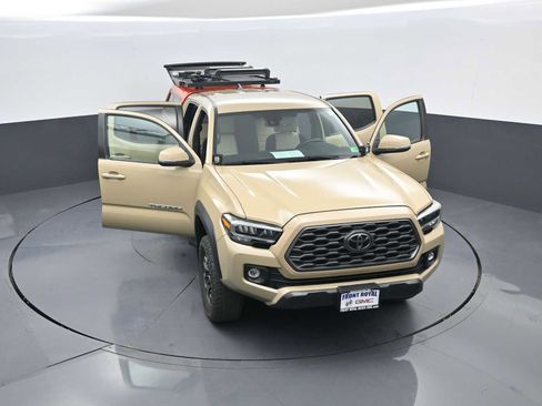 Used 2020 Toyota Tacoma TRD Off-Road AWD/4WD image 39