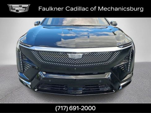 New 2025 Cadillac Optiq Luxury 2 image 8