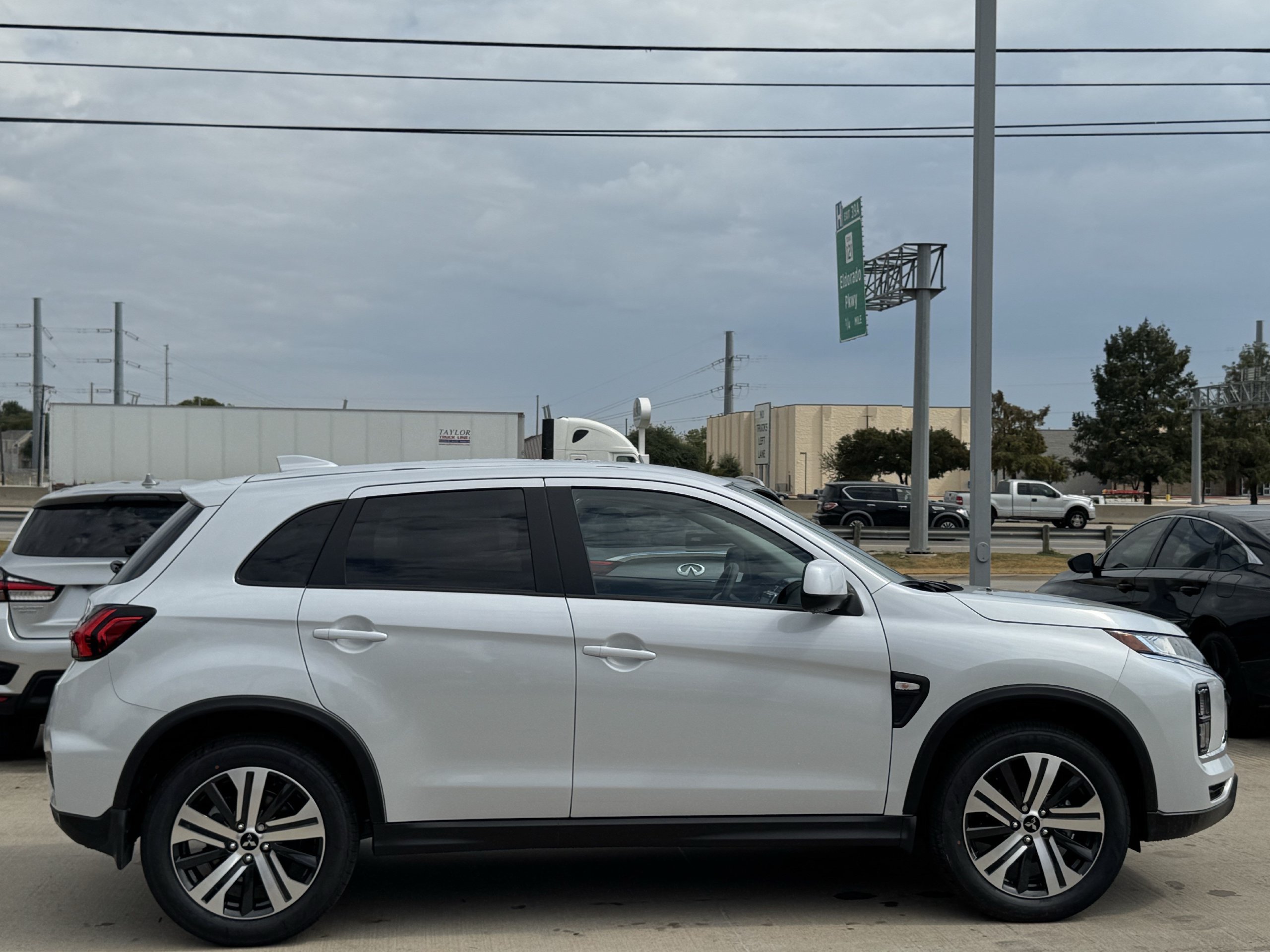 New 2027 Mitsubishi Outlander Sport ES FWD image 3