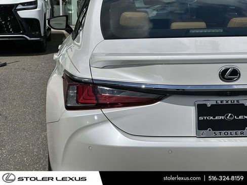 Used 2023 Lexus ES 350 w/ Premium Package FWD image 12