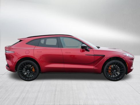 Used 2022 Aston Martin DBX image 8