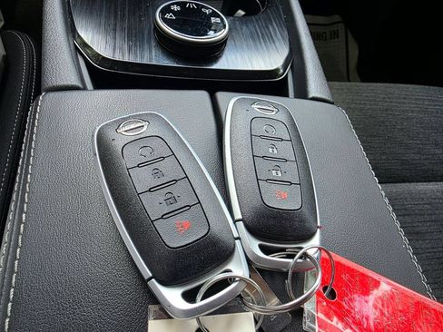 Used 2023 Nissan Rogue SV AWD/4WD image 26