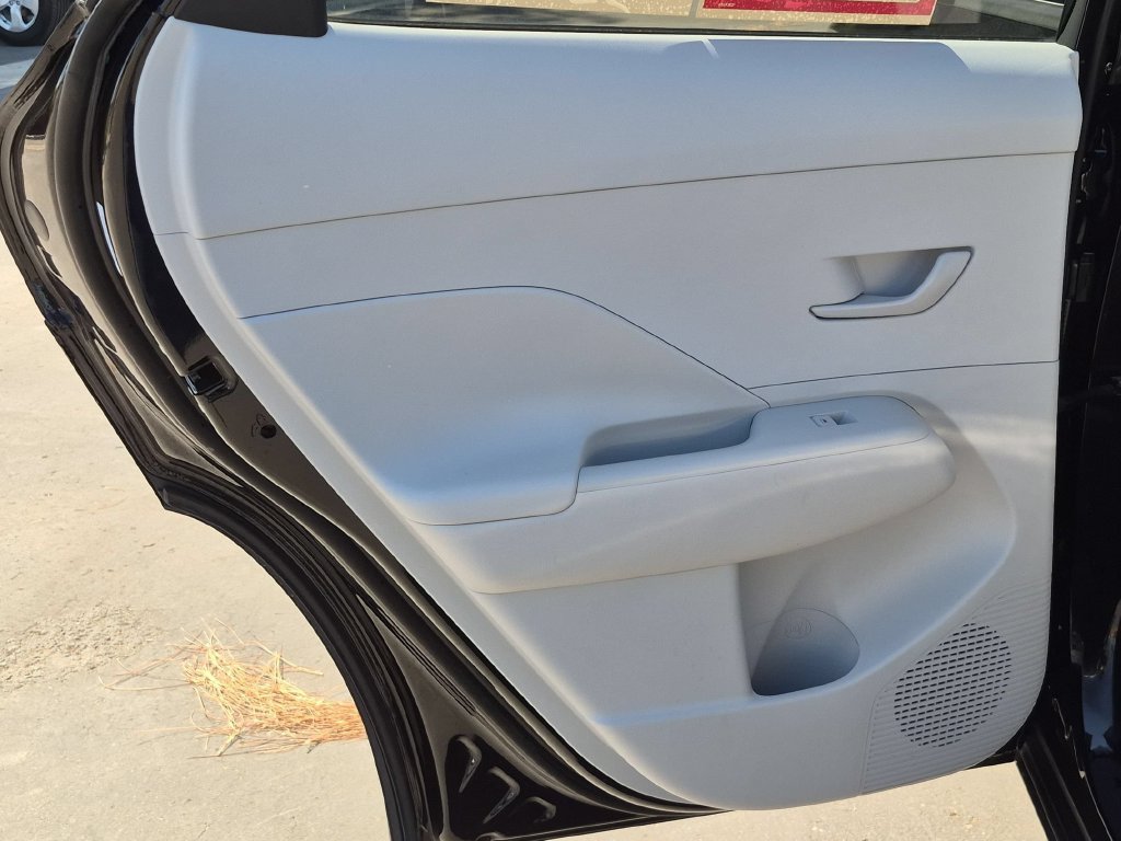 Used 2025 Hyundai Kona SEL FWD image 27