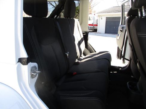 Used 2018 Jeep Wrangler Unlimited Sahara w/ Dual Top Group image 25