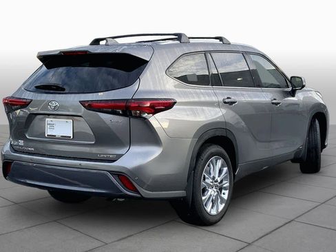 Used 2026 Toyota Highlander Limited AWD/4WD image 13