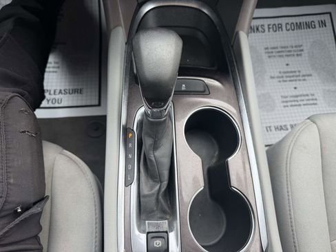 Used 2022 Chevrolet Malibu LT FWD image 36