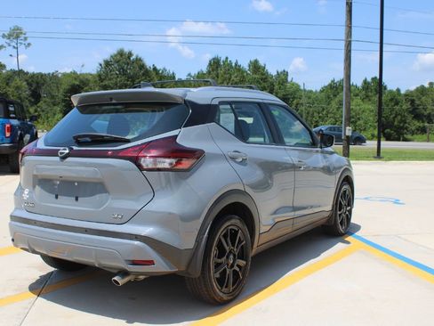 Used 2022 Nissan Kicks SV w/ Interior Electronics Package FWD image 3
