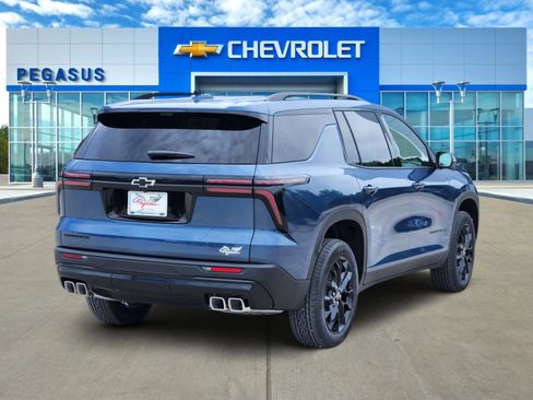 New 2026 Chevrolet Traverse LT w/ Midnight/Sport Edition FWD image 4