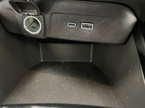 Used 2025 Chevrolet Trax LT w/ LT Convenience Package FWD image 46