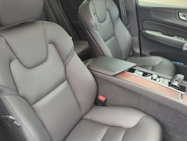 Used 2023 Volvo XC60 B5 Plus w/ Climate Package FWD image 11