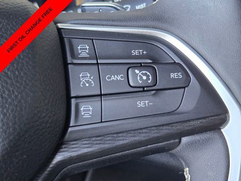 Used 2024 Jeep Grand Cherokee L Laredo AWD/4WD image 32