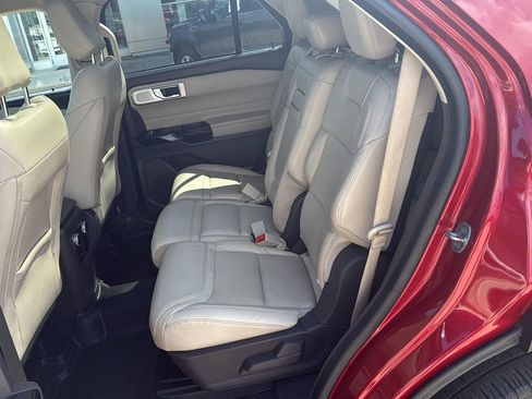 Used 2022 Ford Explorer Platinum w/ Equipment Group 601A image 12