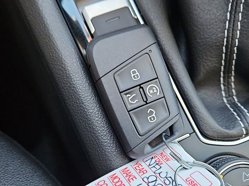 New 2026 Volkswagen Taos SEL image 20