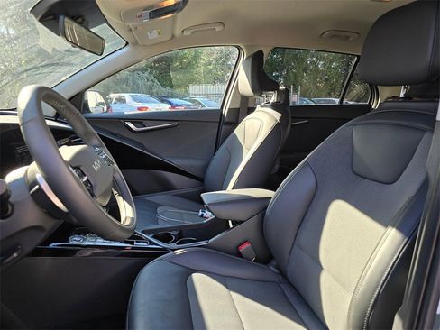 Used 2024 Kia Niro Wind w/ Wind Preserve Package image 12