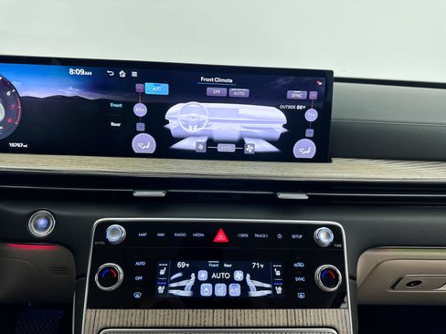Used 2025 Genesis GV80 2.5T Prestige AWD/4WD image 28